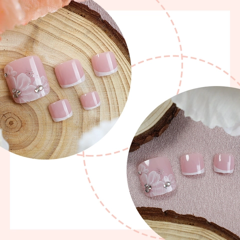 Französisch Aufpressen Zehennägel Weißes Blumenrelief Strasssteine Glänzend Rosa Nude Künstliche Nägel Damen