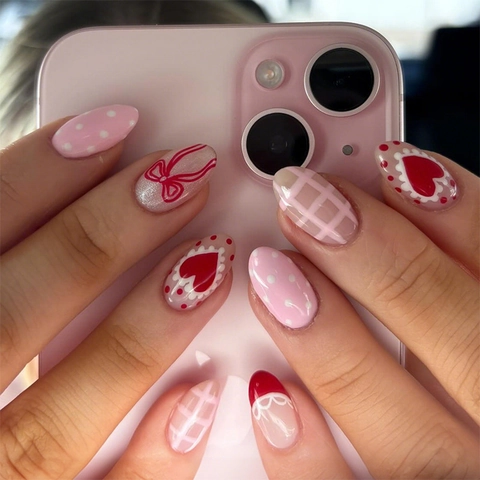 Rosa Press On Nägel Rotes Herz Schleife Karomuster Polka Dot Französischer Stil Mandelform Künstliche Nagelspitzen DIY Maniküre Damen