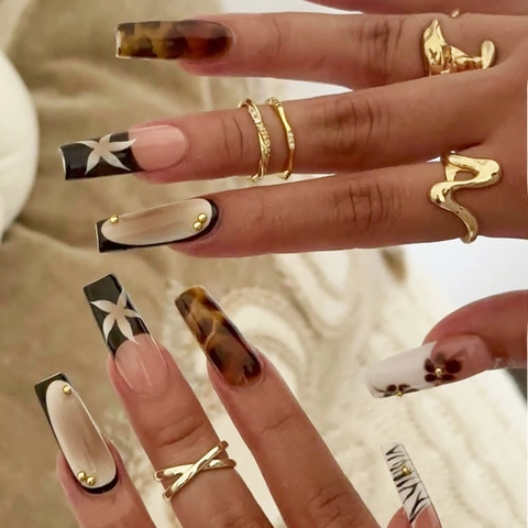 Handgefertigte Aufdrucknägel Sargform Leoparden Zebra Muster Blumenmuster Französischer Stil Goldene Perlen Elegante Künstliche Nägel