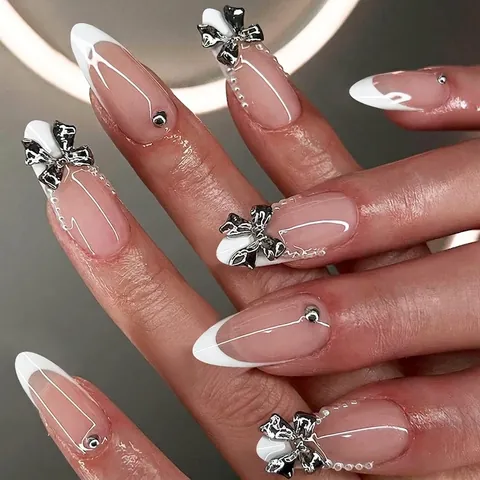 Press On Nagels French Tip Witte Rand Strik Kunstparel Zilveren Kralen Lange Amandel Kunstnagels Voor Vrouwen Manicure