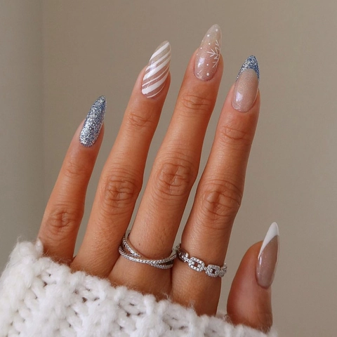 Weihnachts Schneeflocke Mandel Aufklebe Nägel Lange Glitzer Blau Weiß Französisch Winter Festlich Elegant Künstliche Nägel