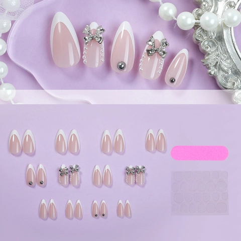 Press On Nagels French Tip Witte Rand Strik Kunstparel Zilveren Kralen Lange Amandel Kunstnagels Voor Vrouwen Manicure