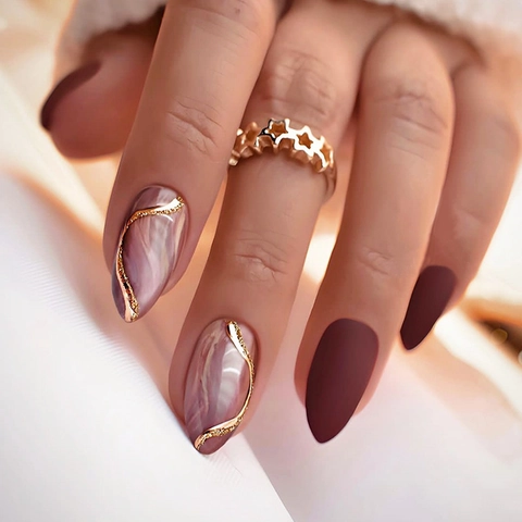 Künstliche Fingernägel Matt Weinrot Und Lavendel Marmor Mit Goldglitzer Linien Mandelform Eleganter Französischer Stil Damen