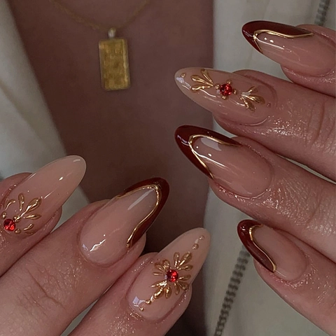 Faux Ongles Press On Forme Amande Avec Strass Et Fleurs Baroques Dorées Style Vintage Élégant Pour Femmes