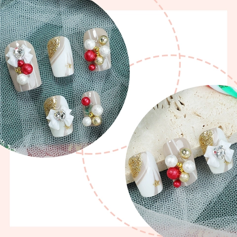 Christmas Press On Nails Short Square Fake Nails Handmade Rhinestone Bow Artificial Pearl Reindeer Winter Holiday Manicure Art