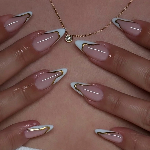 Unghie Finte Press On Punta Bianca Francese Linea Ondulata Dorata Metallica Forma Mandorla Plastica Manicure DIY