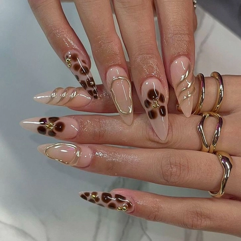 Leopard Print Press On Nails Lange Mandel Stiletto Braun Floral 3D Gold Metall Streifen Dekor Glänzende Falsche Nägel Für Damen