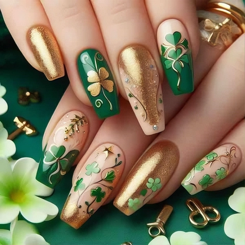 Press On Nails Lange Sargform Französischer Stil St Patrick Day Gold Grün Klee Glänzend Künstliche Fingernägel Kleber