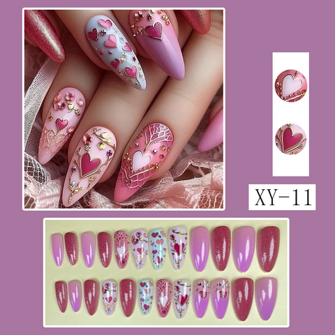 Elegante Künstliche Nägel Mandelform Herzmuster Rosa Lila Blumendesign Harz DIY Maniküre Für Stilvolle Frauen