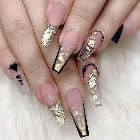 Lange Coffin Press On Nails Goldfolie Französisches Design Schwarze Geometrische Linien Nude Matte Falsche Nägel Mit Strasssteinen Für Damen Täglich Party Nagelkunst Maniküre Set