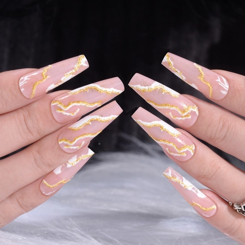 Uñas Postizas Largas Coffin Diseño Mármol Líneas Doradas Brillantes Rosa Relieve 3D Uñas Artificiales