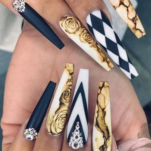 Uñas Postizas Largas Coffin Negro Mate Diseño Rosa Rhinestone Geométrico Mármol Uñas Artificiales Para Mujeres