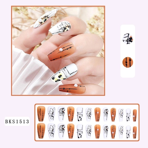 Matte Coffin Press On Nails Graffiti Handgeschilderde Bloem Kunstparel Decoratieve Lange Kunstnagels Voor Vrouwen