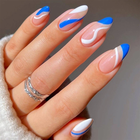 Unghie Finte A Mandorla Con Motivo A Onde Blu E Bianche Linee Astratte Minimaliste Per Donna