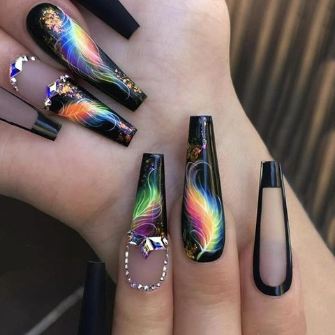 Lange Sargform Aufpressnägel Dunkel Matt Schwarz Farbverlauf Feder Strass Kette Luxus Gothic Künstliche Nägel Damen