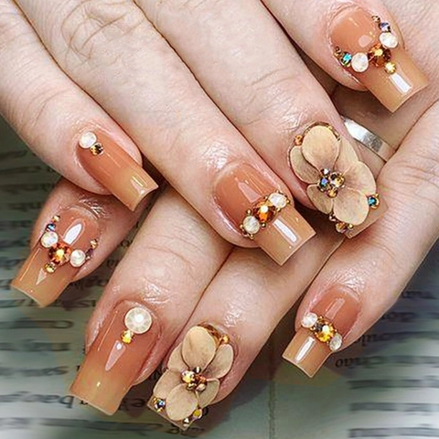 Medium Square Press On Nails Apricot Gradient With 3D Relief Flowers Rhinestones Artificial Pearls Fake Nails For Women