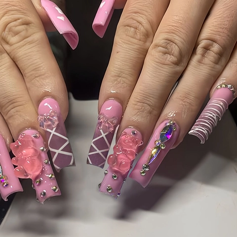 Faux Ongles À Presser Cercueil Long Rose Avec Ours 3D Nœud Strass Style Doux Fait À La Main