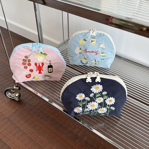 Cartoon Embroidery Cosmetic Bag Large Capacity Nylon Travel Toiletry Pouch Portable Makeup Organizer Bear Zipper Pulls