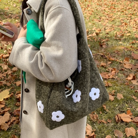 Women Plush Shoulder Bag Knitted Tote Bag Flower Embroidery Drawstring Wooden Buckle Autumn Winter Large Capacity