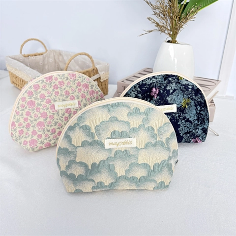 Trousse De Maquillage En Jacquard Floral Semi Circulaire Pochette Cosmétique Portable Sac De Toilette Style Français