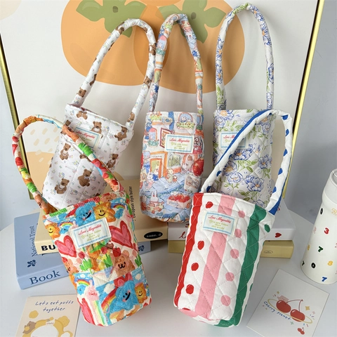 Portable Water Bottle Holder Bag Quilted Fabric Floral Bear Printed Soft Protective Sleeve With Handle