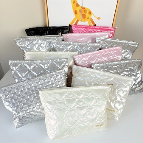 Quilted Makeup Bag Heart Bow Pattern PU Leather Waterproof Large Capacity Glossy Metallic Cosmetic Pouch Travel Organizer