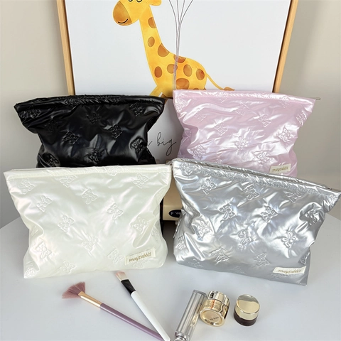 Quilted Makeup Bag Heart Bow Pattern PU Leather Waterproof Large Capacity Glossy Metallic Cosmetic Pouch Travel Organizer