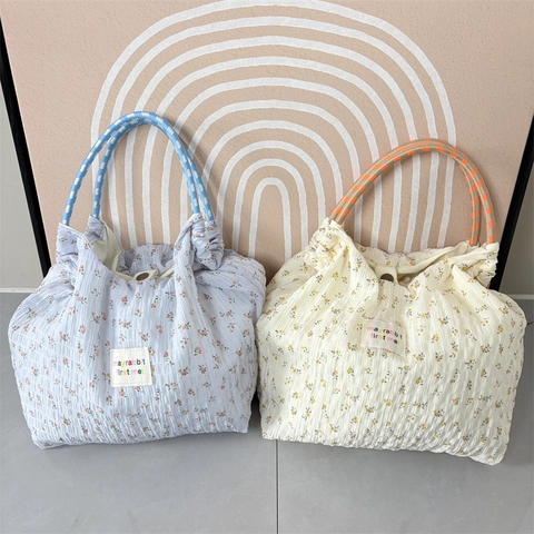 Florale Plissee Tote Bag Polyester Seersucker Große Kapazität Schultertasche Geflochtener Griff Damen Täglicher Einkauf