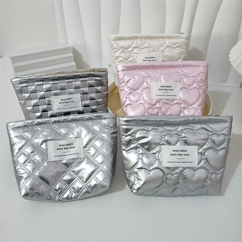 Trousse De Maquillage En Cuir PU Matelassé Motif Coeur Pochette Cosmétique Imperméable Avec Fermeture Éclair Style Doux