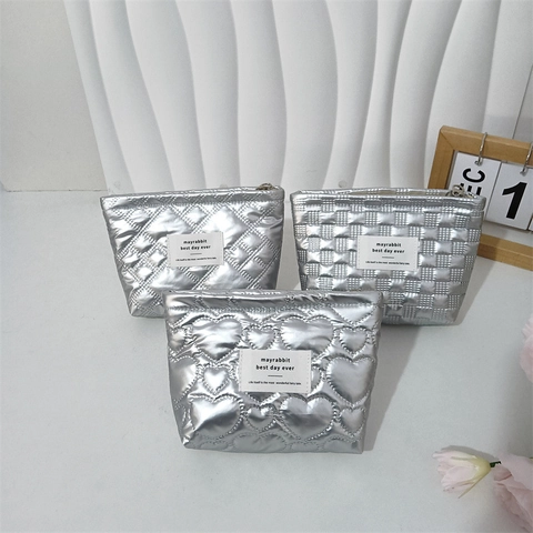 Trousse De Maquillage En Cuir PU Matelassé Motif Coeur Pochette Cosmétique Imperméable Avec Fermeture Éclair Style Doux