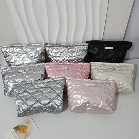 Gesteppte PU Kosmetiktasche Herz Stern Muster Metallic Tragbar Reise Make-up Organizer Clutch Für Damen