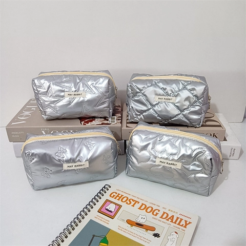 Gesteppte Kosmetiktasche PU Kunstleder Glänzendes Metallic Herz Stern Muster Reißverschluss Reise Kosmetikbeutel Schick