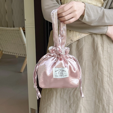 Bolso De Mano Vintage De Satén Con Cordón Estilo Literario Textura De Satén Bolsa De Almacenamiento Con Etiqueta De Conejo