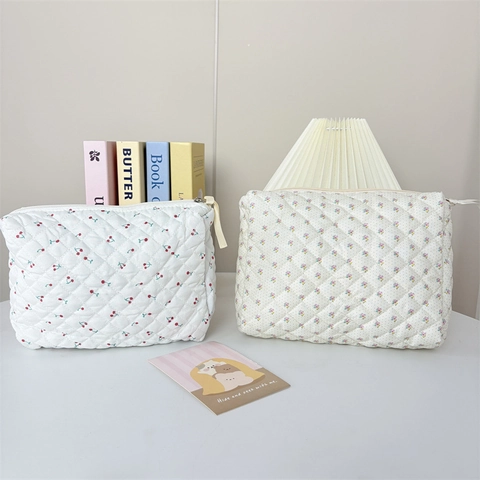 Quilted Makeup Bag Floral Cherry Print Polyester Zipper Cosmetic Pouch Portable Travel Organizer For Women