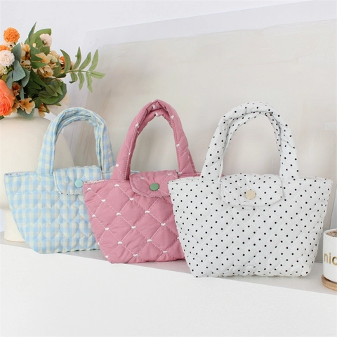 Borsa A Mano Trapuntata Ricamo A Cuore Motivo A Pois Quadretti Tessuto Imbottito Chiusura Con Bottone Borsa Da Donna