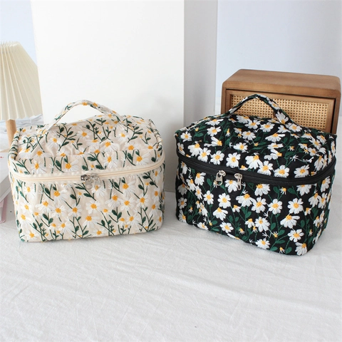 Daisy Bestickte Kosmetiktasche Große Kapazität Gesteppte Kulturtasche Tragbarer Reise Make Up Organizer Für Damen