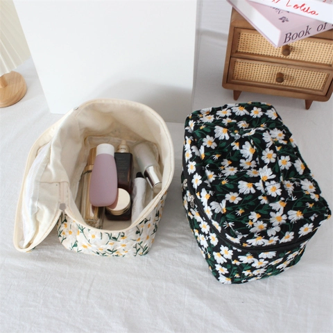 Daisy Bestickte Kosmetiktasche Große Kapazität Gesteppte Kulturtasche Tragbarer Reise Make Up Organizer Für Damen