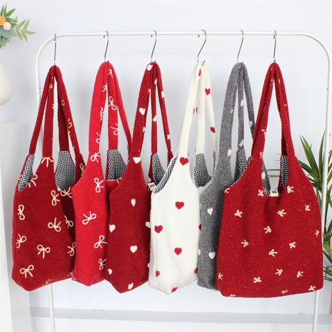 Borsa Tote In Peluche Ricamata Fiocco Cuore Fiore Grande Capacità Borsa A Spalla Casual Versatile Per Donna