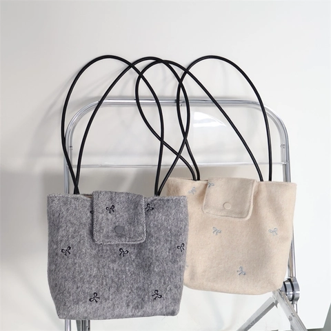 Sac À Épaule En Laine Pour Femmes Avec Broderie De Nœud Style Coréen Doux Sac À Main À Rabat À Pression Pour Le Quotidien