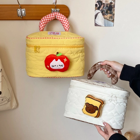 Steppstoff Kosmetiktasche Herzmuster Große Kapazität Toilettenartikel Organizer Karogriff Cartoon Aufnäher Tragbare Reisetasche