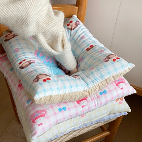 Coussin De Chaise Carré Peluche Doux Imprimé À Carreaux Rembourré Pour Bureau Maison Dortoir Esthétique Dessin Animé