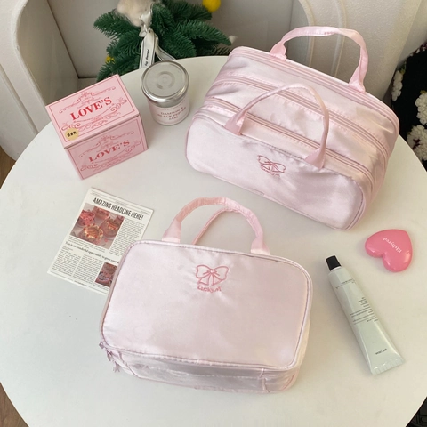 Kosmetiktasche Satin Große Kapazität Reise Make-up Organizer Mit Schleife Stickerei Tragbare Beauty Tasche Für Frauen