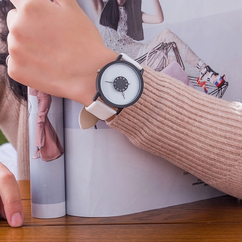 Minimalist Quartz Watch PU Leather Strap Inverted Pointer Dial Round Analog Fashion Harajuku Style Casual Unisex