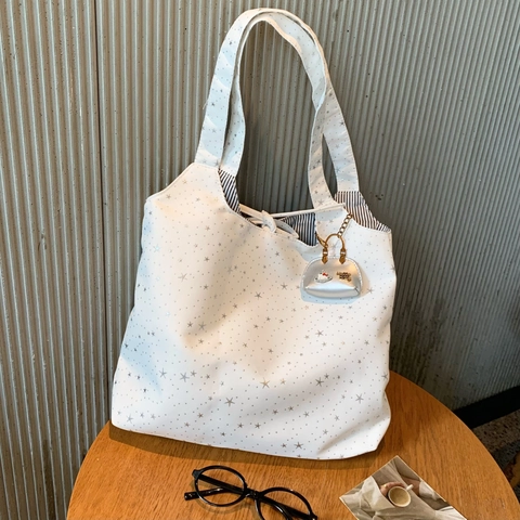 Borsa Tote In Tela Da Donna Con Motivo A Stelle Grande Capacità Fodera A Righe Chiusura A Lacci Borsa A Spalla Bianca