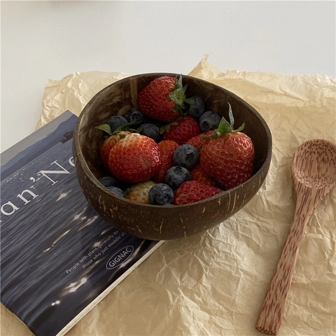 Natural Coconut Shell Bowl And Wooden Spoon Eco-Friendly Handmade Organic Fruit Salad Yogurt Serving Minimalist Decor