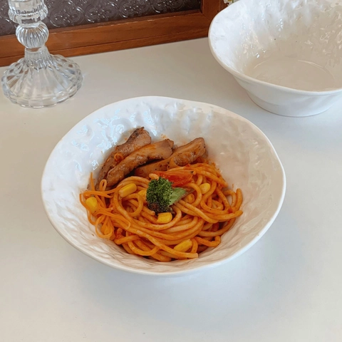 Ciotola In Ceramica Consistenza Martellata Irregolare Bianco Zuppa Di Tagliolini Insalata Frutta Design Minimalista
