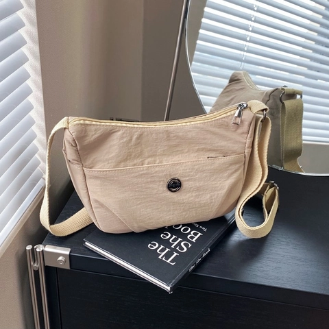 Damen Leichte Nylon Halbmond Umhängetasche Lässige Wasserdichte Schultertasche Mit Verstellbarem Gurt Für Reisen