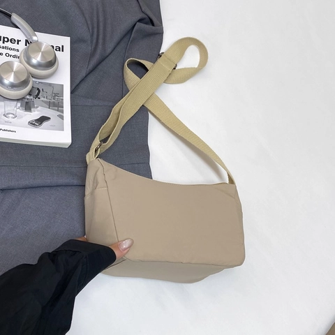 Damen Leichte Nylon Halbmond Umhängetasche Lässige Wasserdichte Schultertasche Mit Verstellbarem Gurt Für Reisen