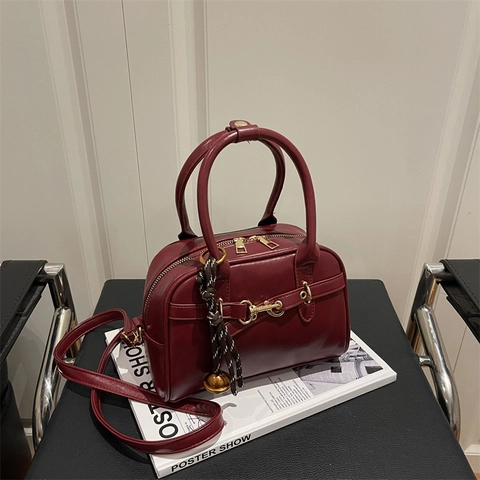 Sac À Main Boston Rétro En Cuir PU Sac À Bandoulière Pour Femmes Avec Décor Mors Et Pendentif Cloche