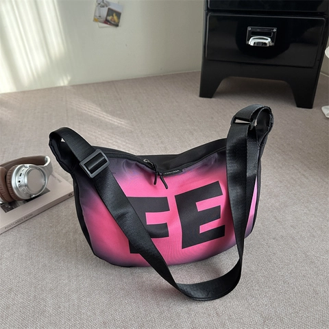 Damen Trendige Halbmond Umhängetasche Verlaufsfarbe Buchstabendruck Schultertasche Leichte Lässige Kuriertasche Große Kapazität Alltagstasche
